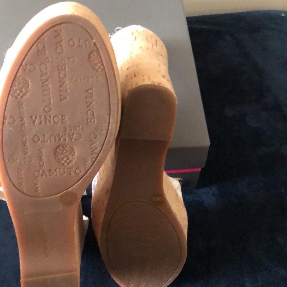 Vince Camuto Tatchen platform sandal - Picture 9 of 9